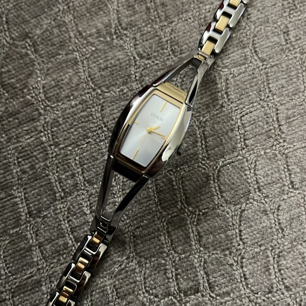 Guess Woman’s Watch - Picture 4 of 7